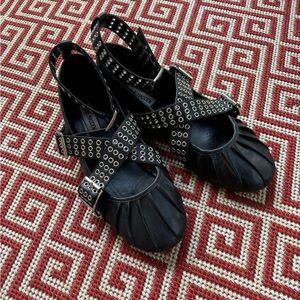 Steve Madden Strappy Buckled Flats!